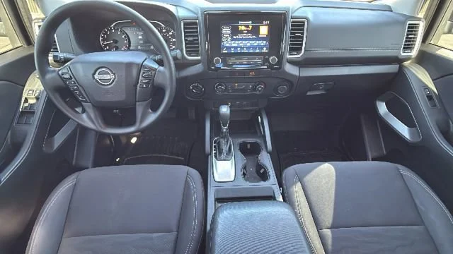 Used 2022 Green Nissan Crew Cab SV 4x4 image 26