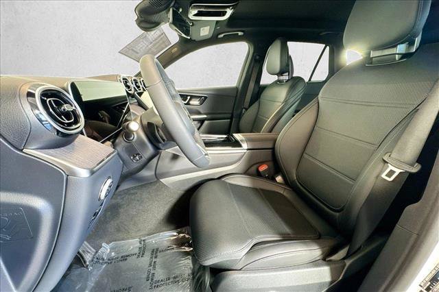 New 2026 Polar White Mercedes-Benz GLC 300 image 48