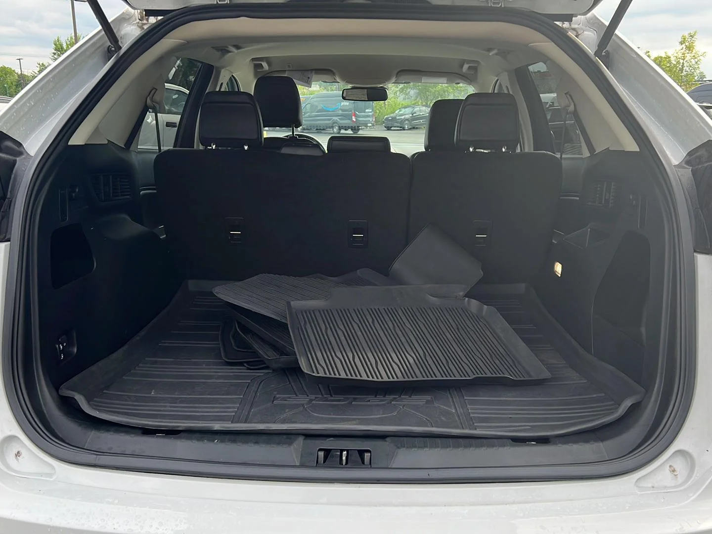 Used 2023 Oxford White Ford SEL image 35