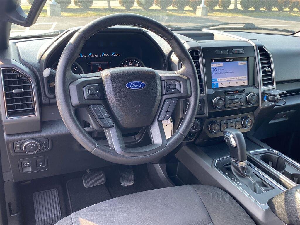 Used 2019 Oxford White Ford XLT image 3