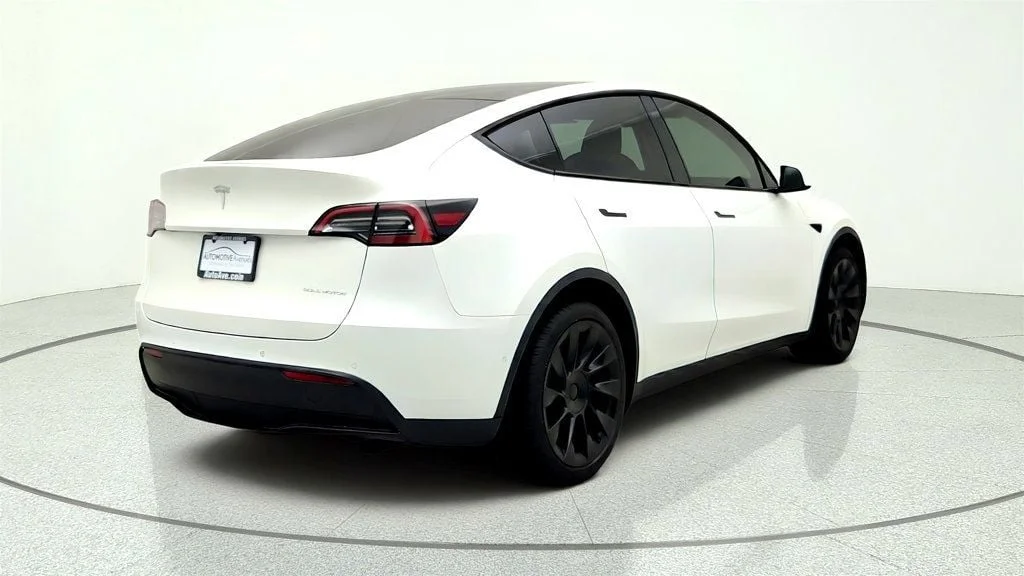 Used 2021 Pearl White Multi-Coat Tesla Long Range AWD w/ Acceleration Boost image 5