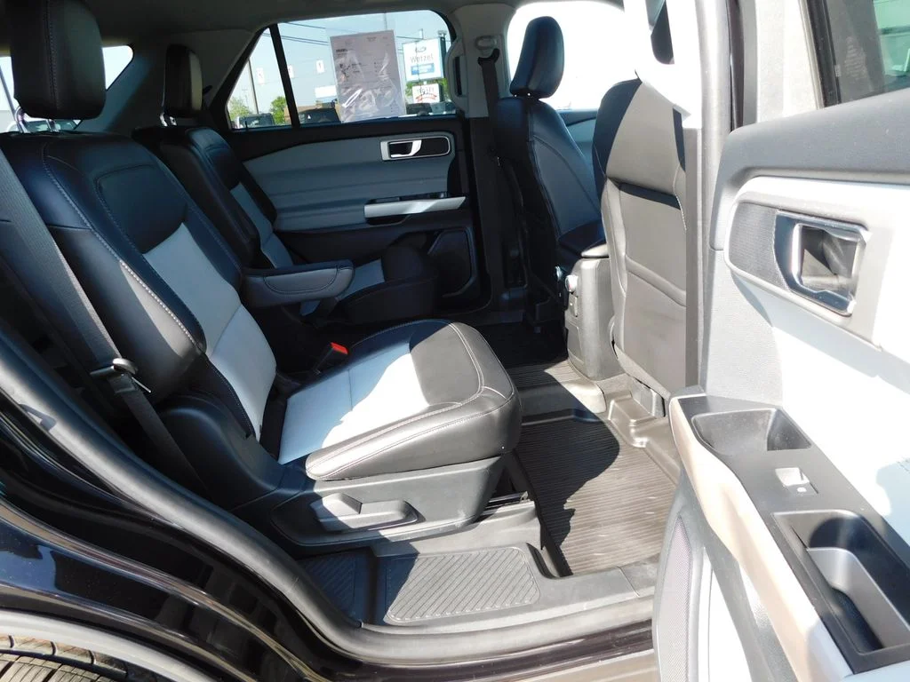 Used 2023 Black Ford XLT image 24