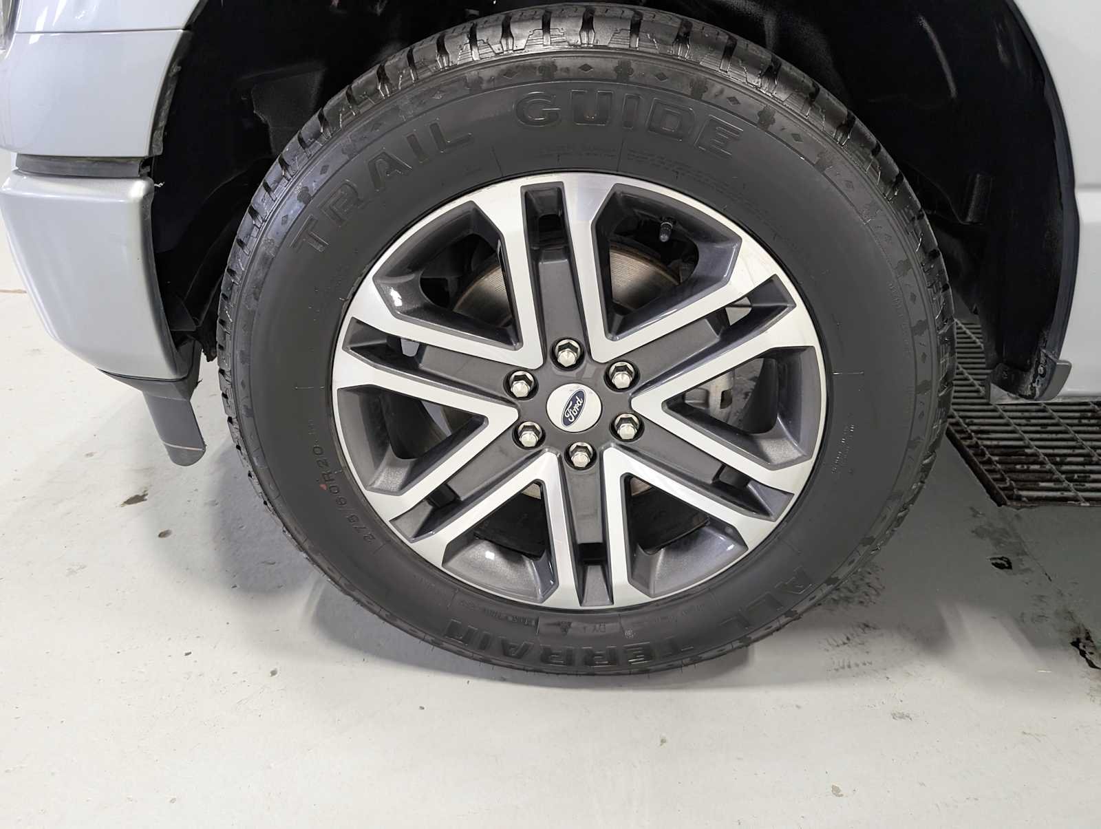 Used 2023 Iconic Silver Metallic Ford XL image 3