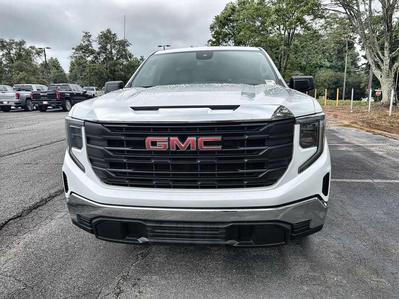 Used 2023 SUMMIT WHITE GMC Pro image 3