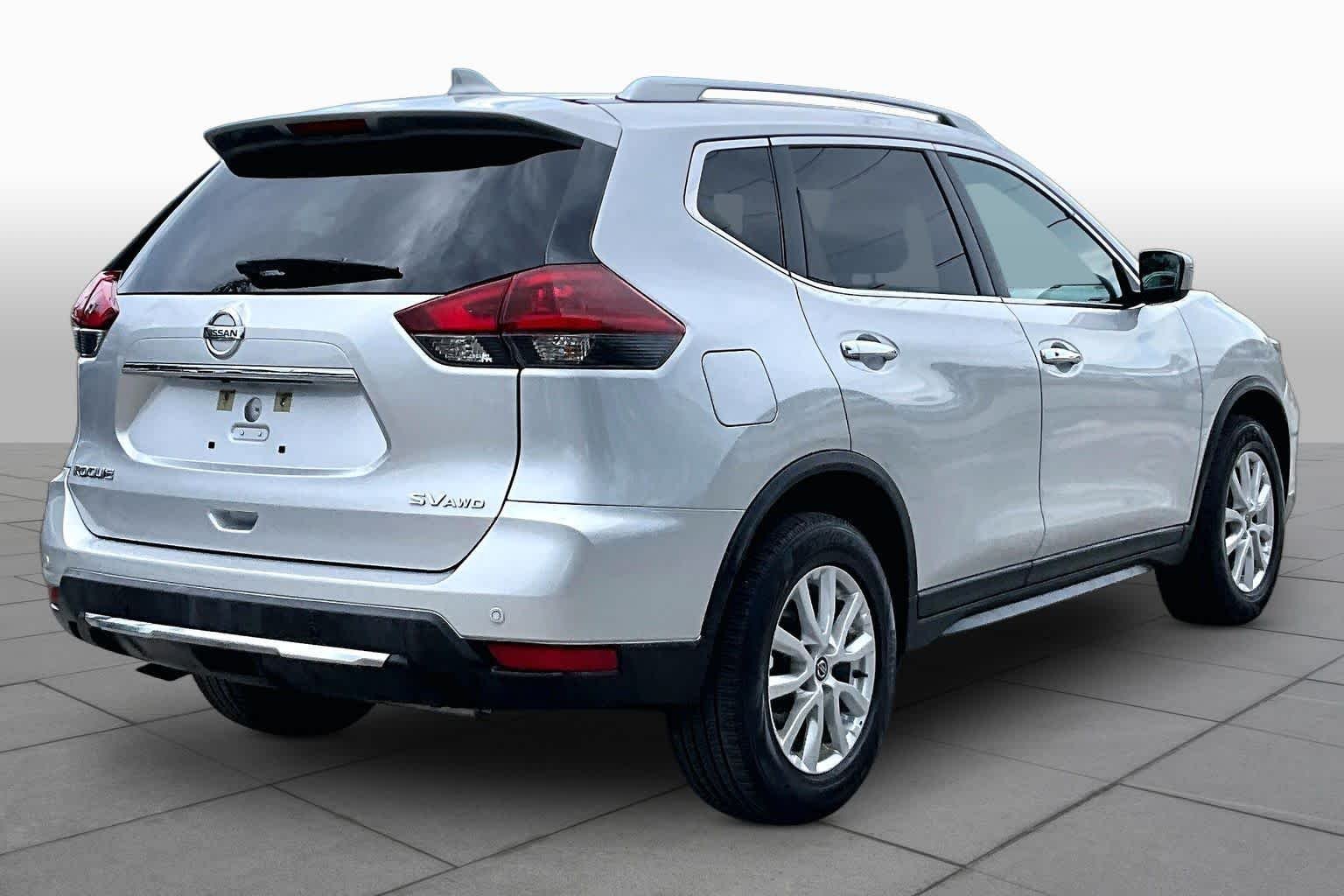 Used 2020 Brilliant Silver Metallic Nissan SV image 13