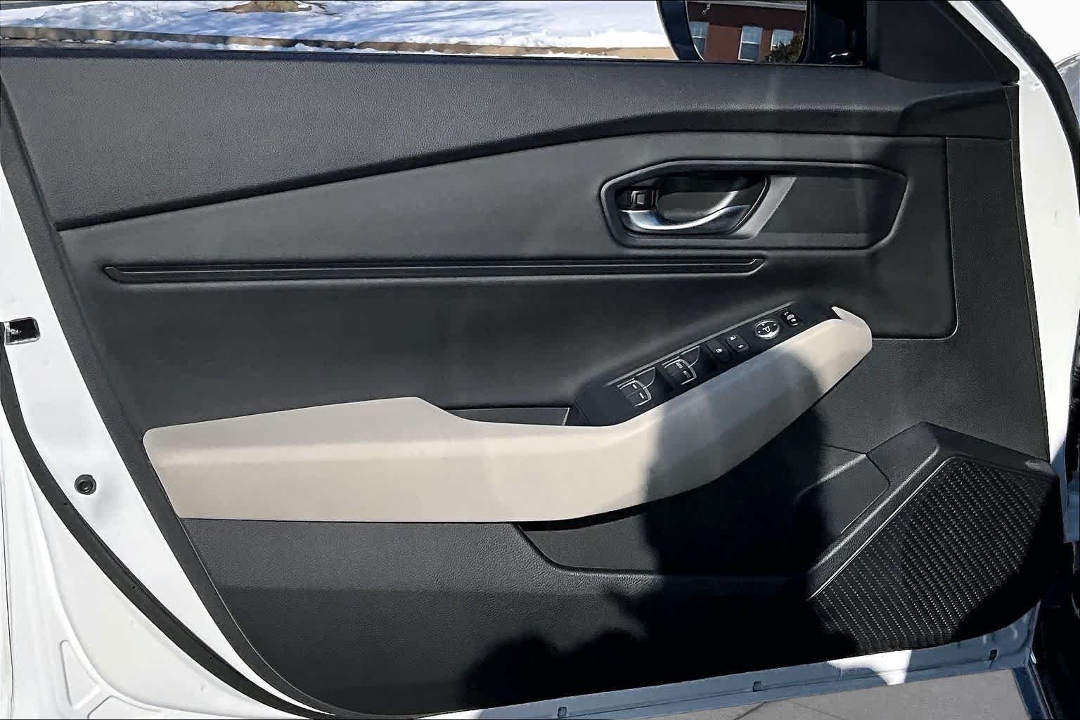 New 2026 Platinum White Pearl Honda SE image 10