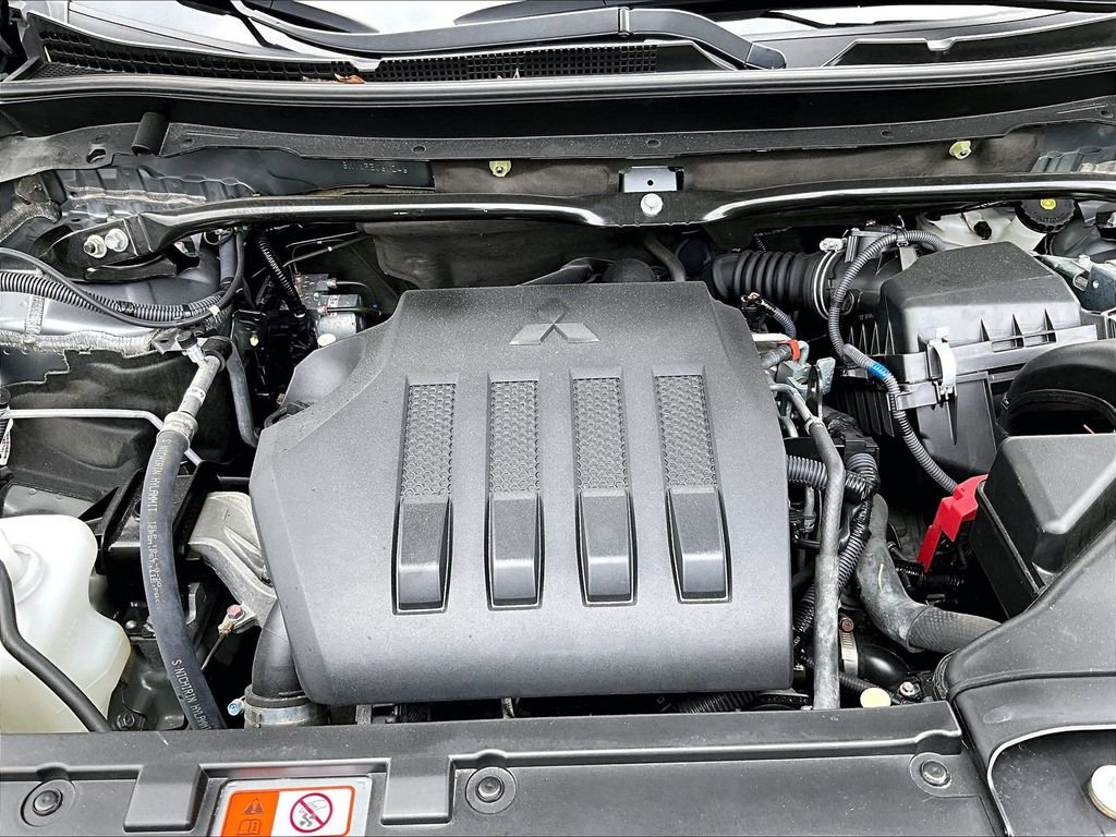 Used 2024 Gray Mitsubishi SE image 27