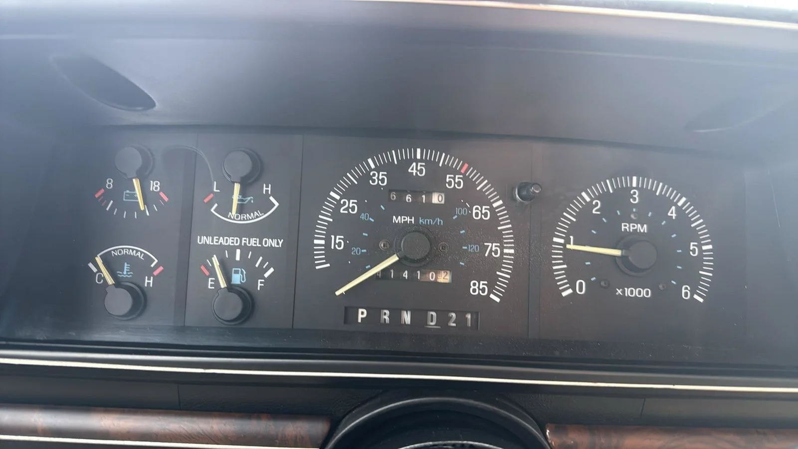 Used 1988  Ford XLT image 45