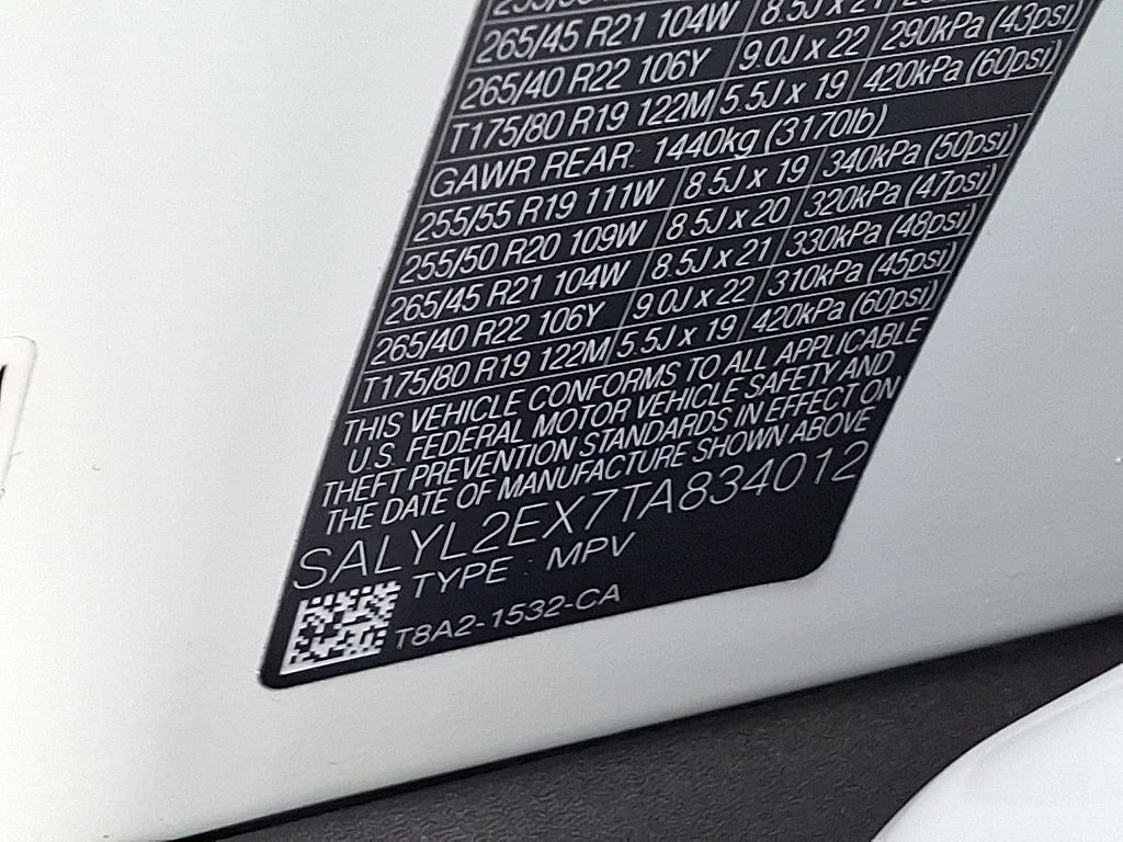 New 2026 Fuji White Land Rover Dynamic SE image 17
