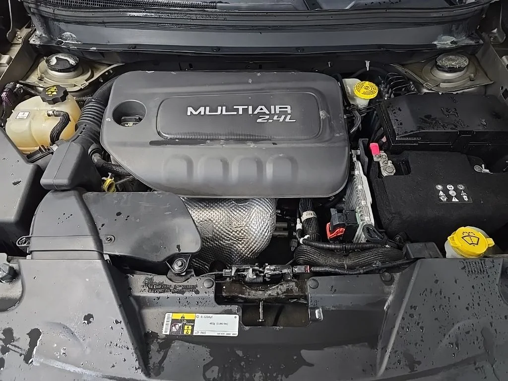 Used 2016 Beige Jeep Latitude image 12