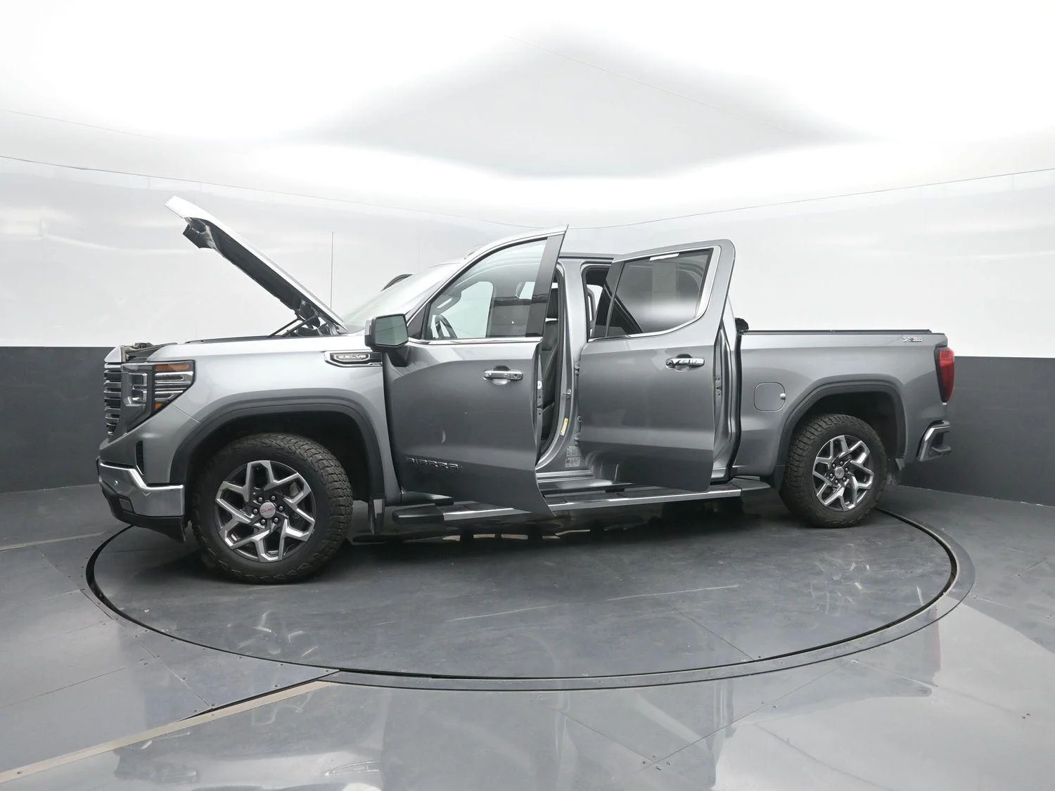 Used 2023 SILVER                    GMC  image 55