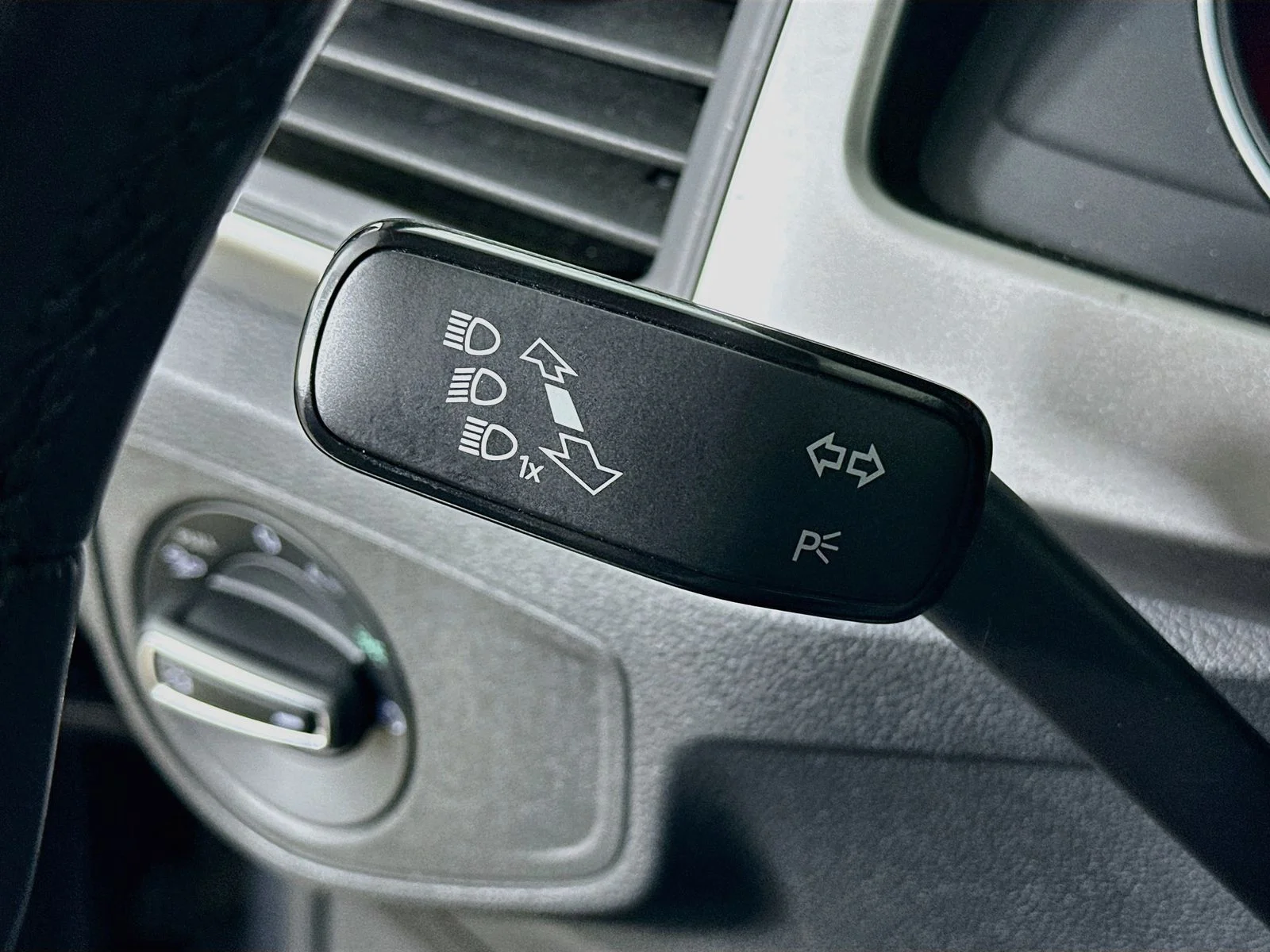 Used 2021  Volkswagen  image 20