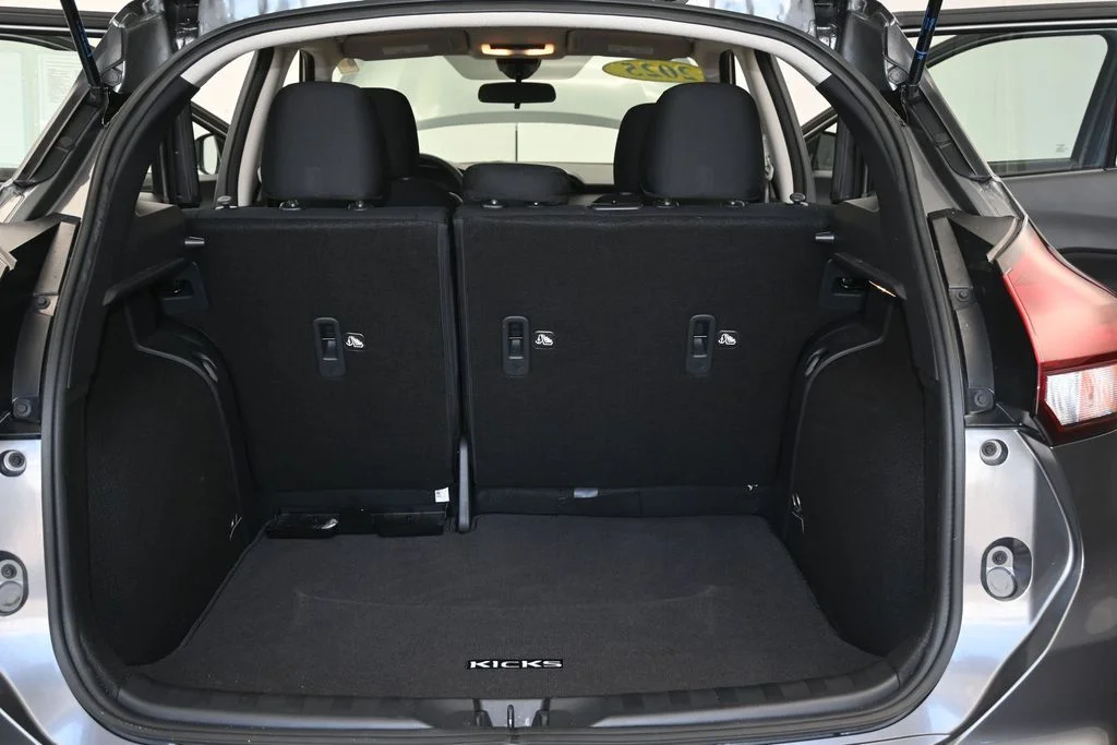 Certified Used 2025 Gun Metallic Nissan S image 11