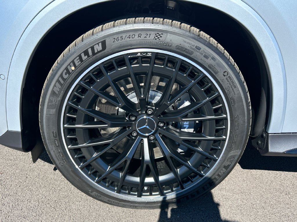 New 2027 MANUFAKTUR Cirrus Silver Magno Mercedes-Benz AMG® GLC 53 4MATIC+ Coupe image 33