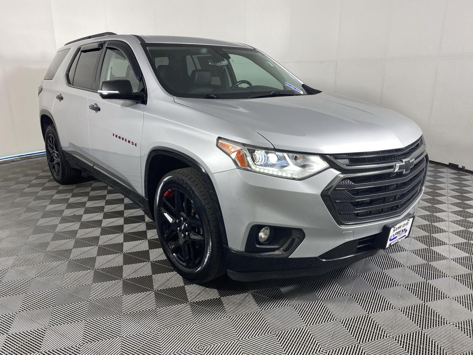 Used 2019 Silver Ice Metallic Chevrolet Premier image 11
