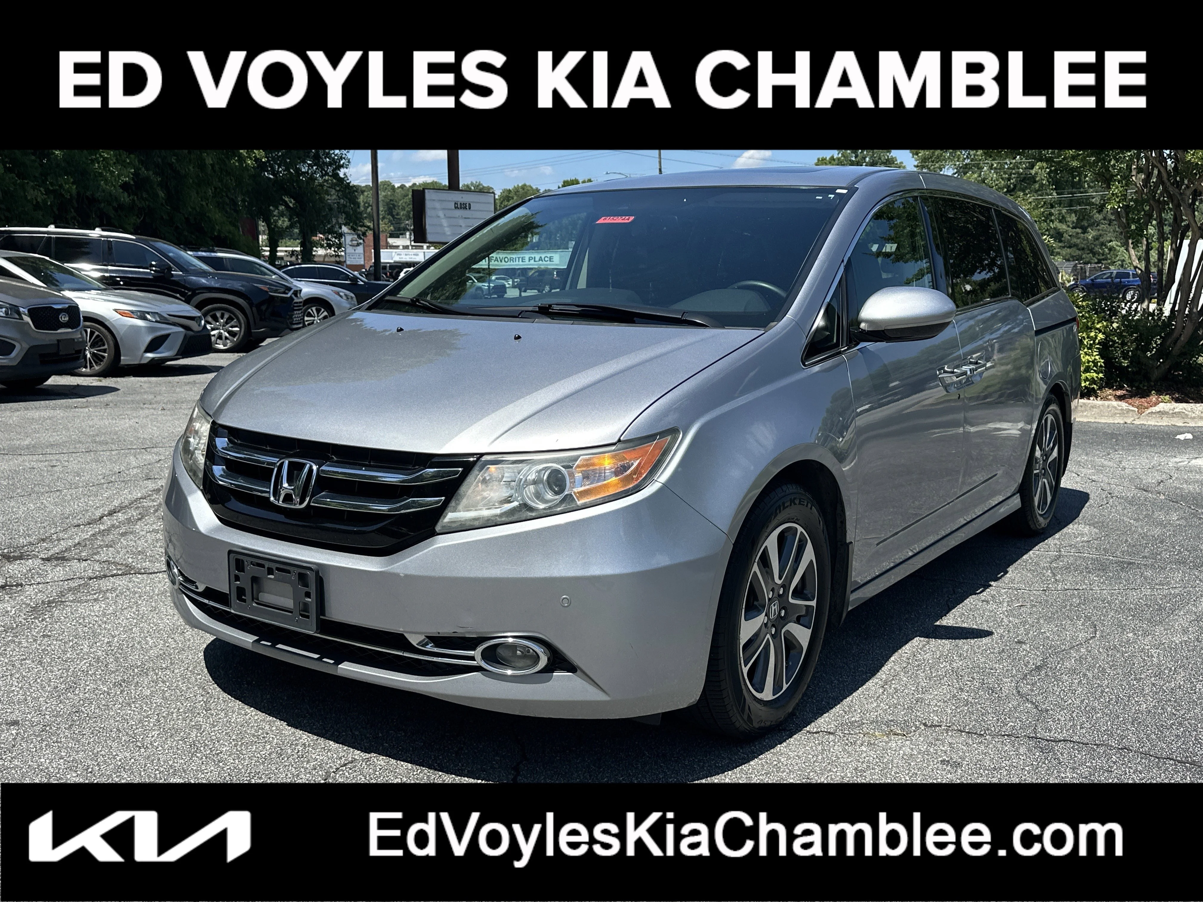 2016 Honda Odyssey Touring's photo