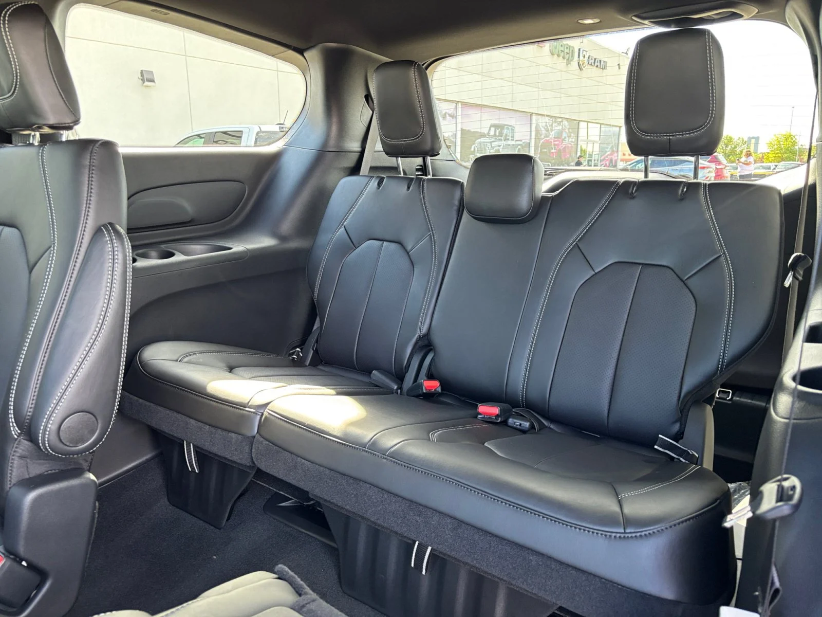 New 2027 Bright White Chrysler SXT image 23