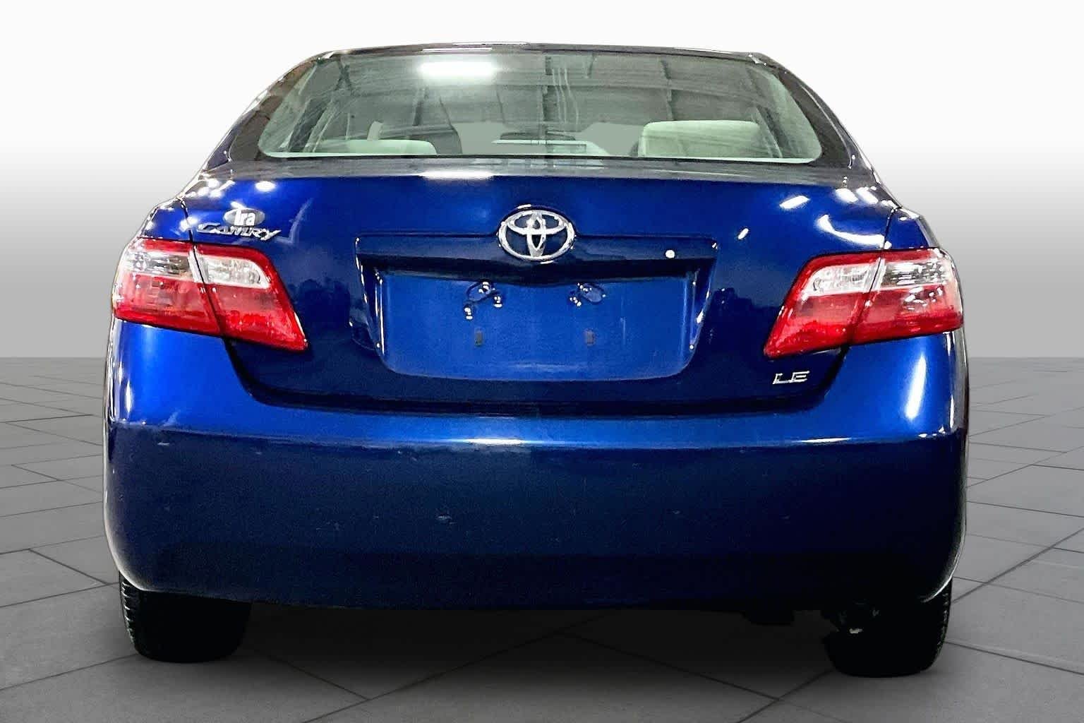 Used 2008 Blue Ribbon Metallic Toyota LE image 4
