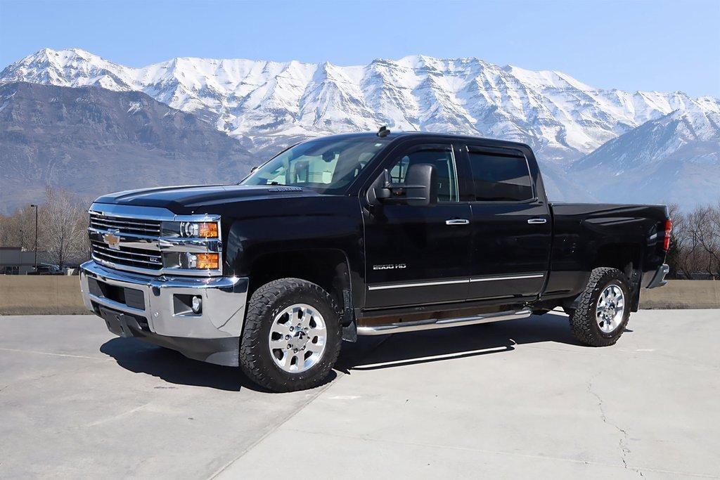 2015 Chevrolet Silverado 2500HD LTZ photo 2