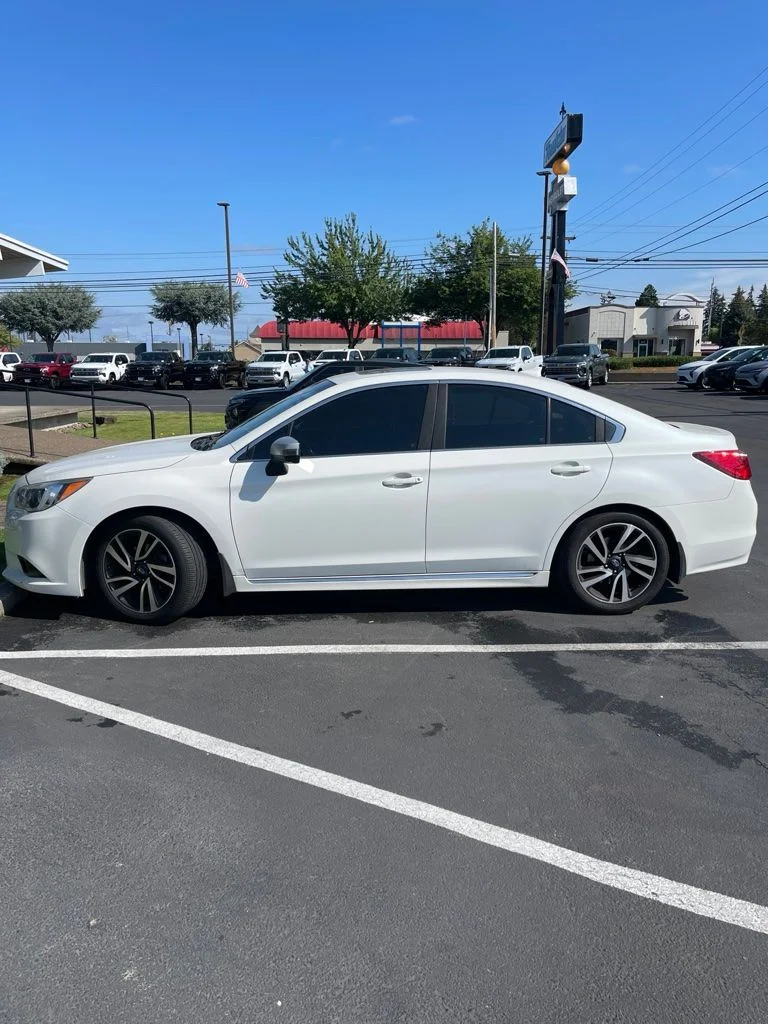 Used 2017 Crystal White Pearl Subaru 2.5i image 2