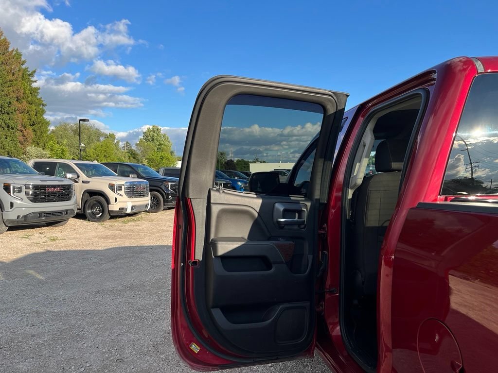 Used 2019 RED QUARTZ TINTCOAT GMC SLE image 29