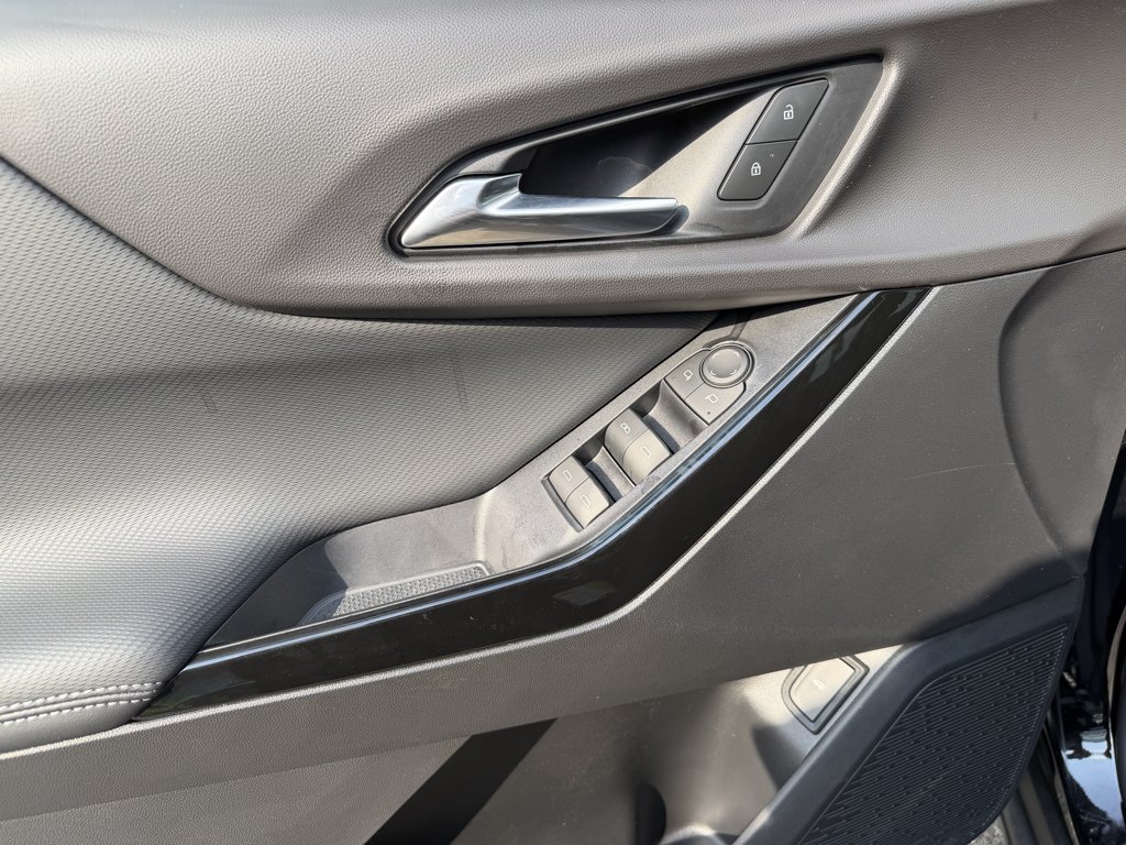 New 2027 Mosaic Black Metallic Chevrolet LT image 24