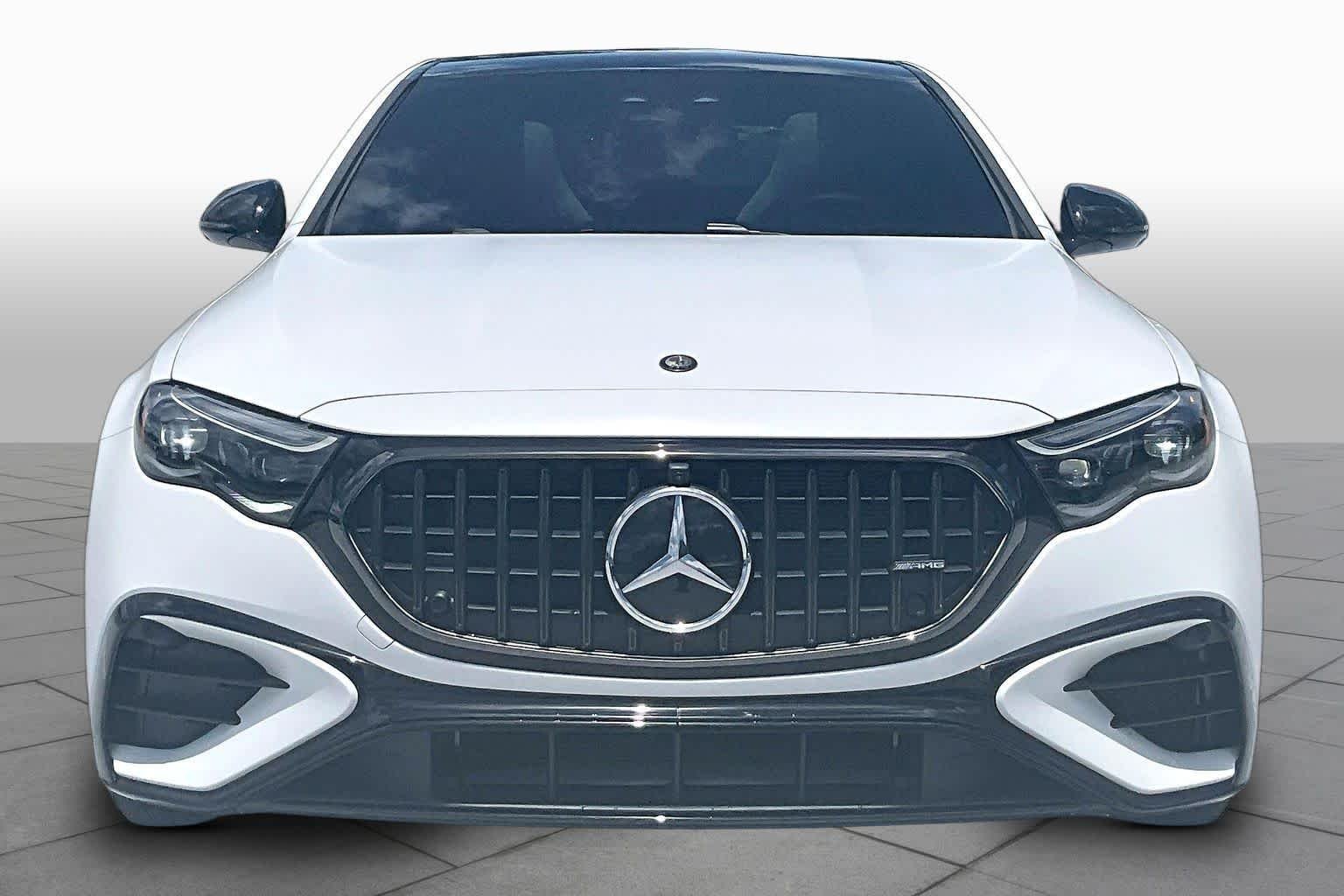 Used 2025 MANUFAKTUR Moonlight White Magno Mercedes-Benz AMG® E 53 E image 4