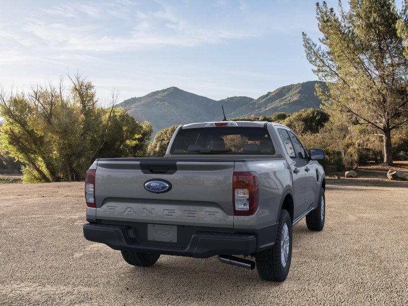New 2026 Carbonized Gray Metallic Ford XL image 32