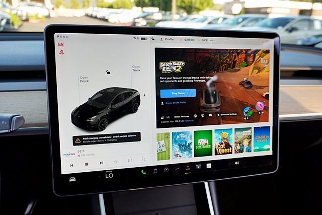 Used 2020  Tesla Long Range image 30