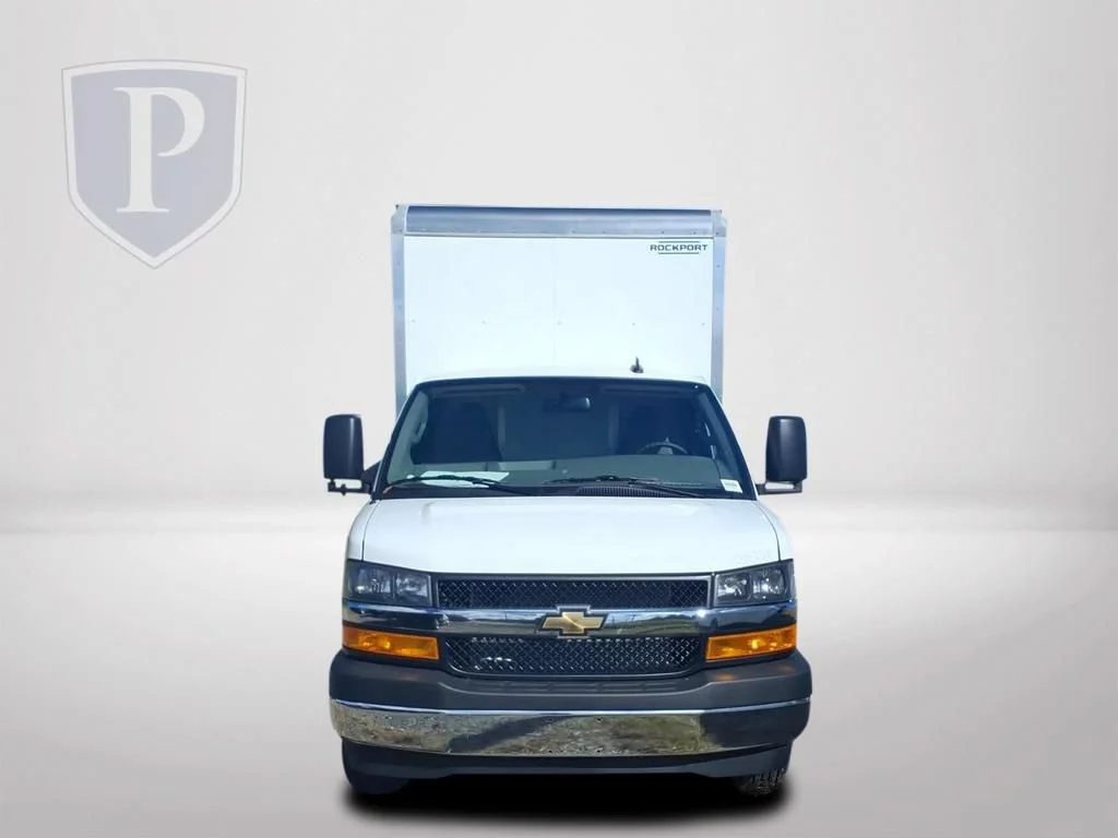 New 2025 Summit White Chevrolet 1WT image 2