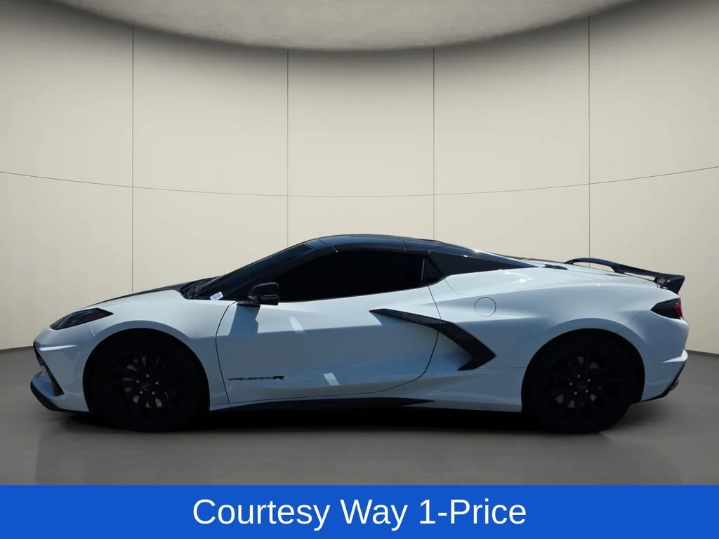 Used 2023 White Chevrolet Stingray image 5