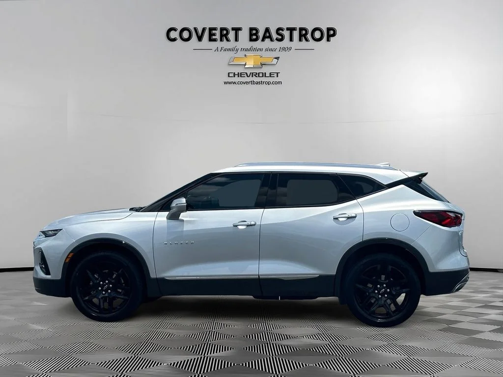 Used 2022 Silver Chevrolet Premier image 4