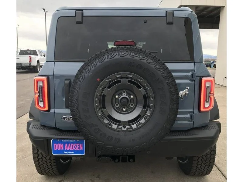 New 2025 Azure Gray Metallic Tri-Coat Ford Badlands® image 24