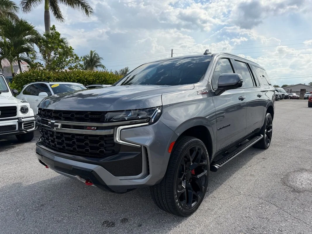 Used 2022  Chevrolet 4WD Z71 image 1
