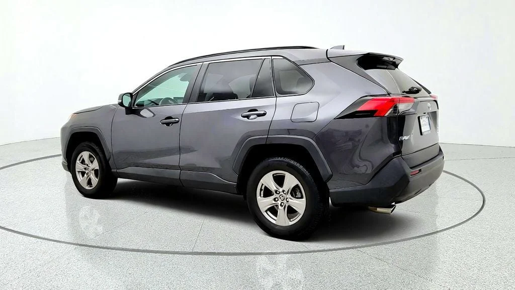 Used 2022 Magnetic Gray Metallic Toyota XLE AWD image 7
