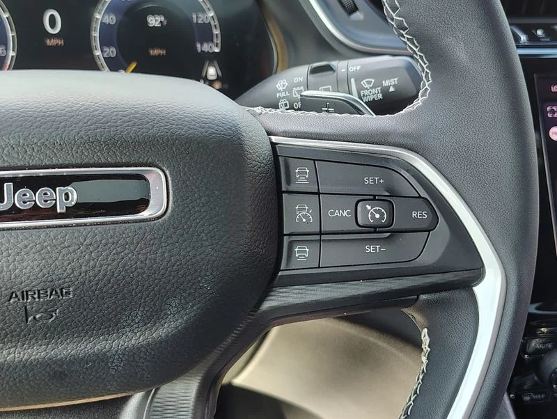 Used 2025 White Jeep Altitude X image 28