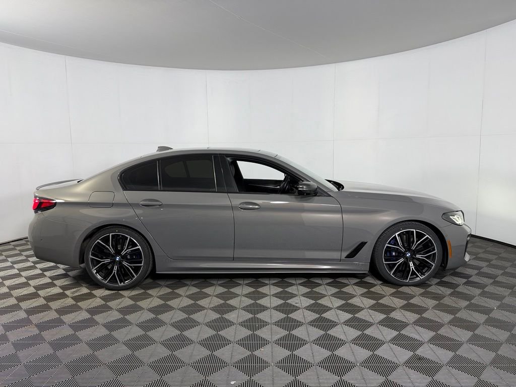 Used 2021 Gray BMW 540i image 4