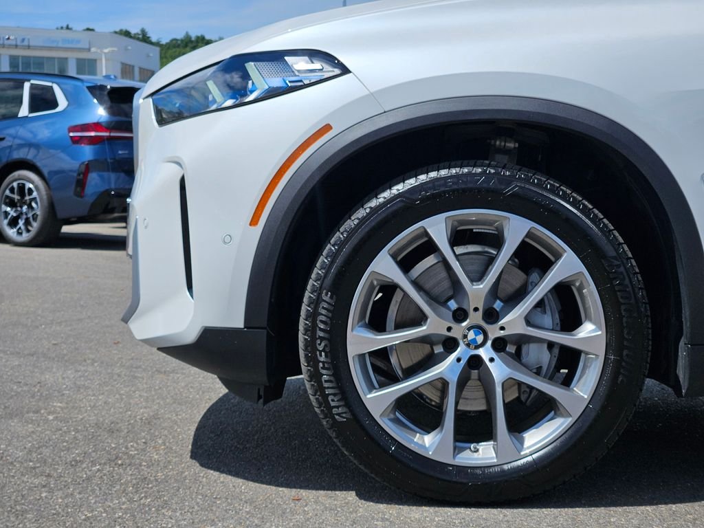 Certified Used 2026 Mineral White Metallic BMW xDrive40i image 35
