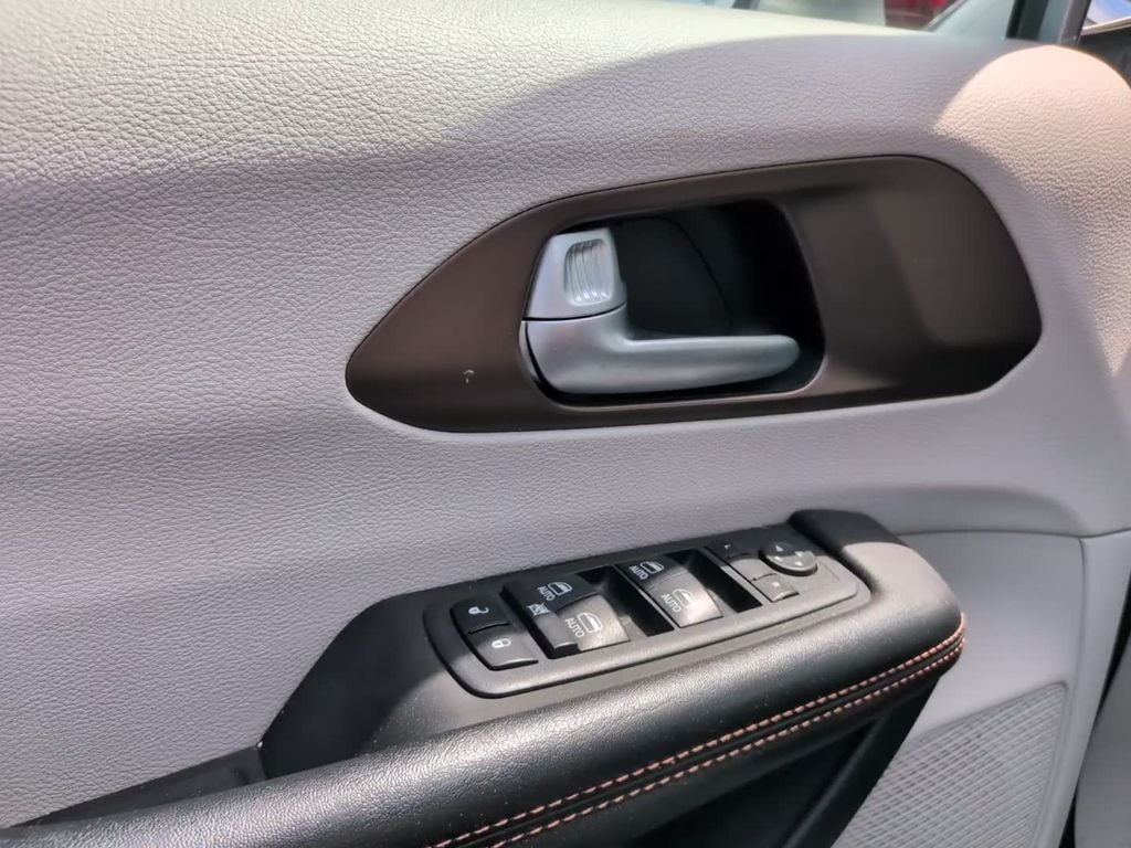 2018 Chrysler Pacifica Touring L Plus - Photo 15