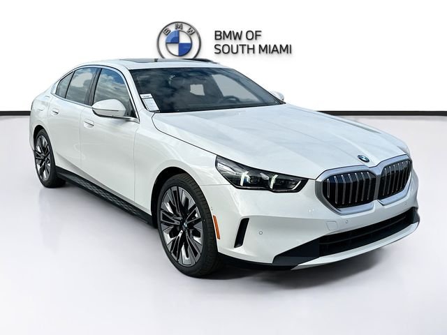New 2026 White BMW 530i image 1