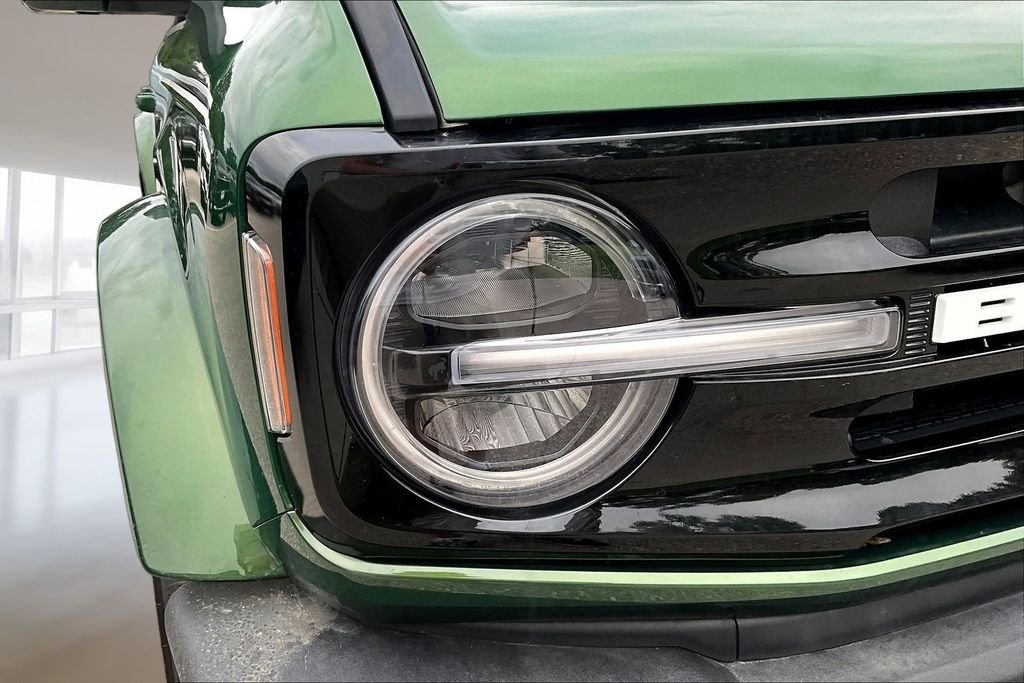 Used 2025 Green Metallic Ford Outer Banks image 30