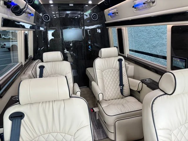 Used 2021 Black Mercedes-Benz Midwest Automotive Luxe Cruiser image 44