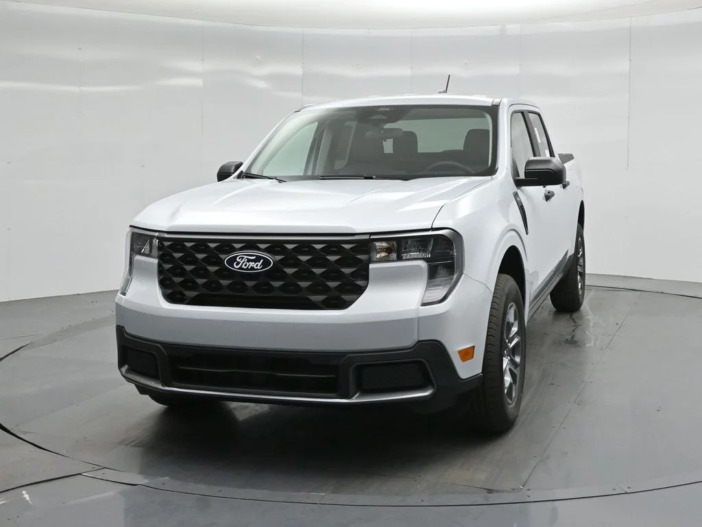 New 2026 Space White Metallic Ford XLT image 46
