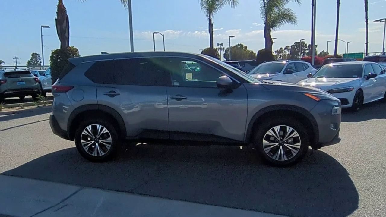 Used 2023 Gun Metallic Nissan SV image 9