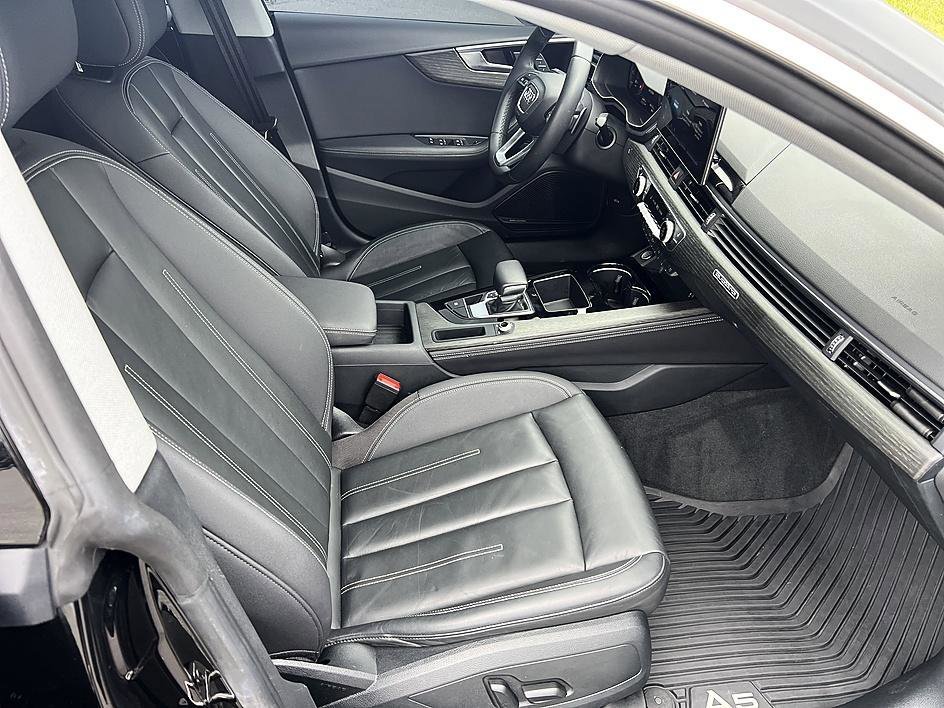Used 2021 Brilliant Black Audi Premium Plus image 17