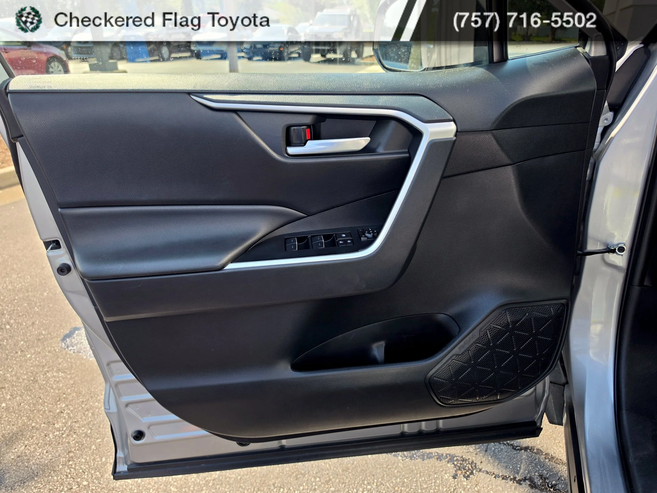 Used 2025 Silver Sky Metallic Toyota XLE image 15