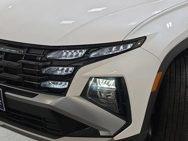 Used 2025 White Hyundai SE image 30