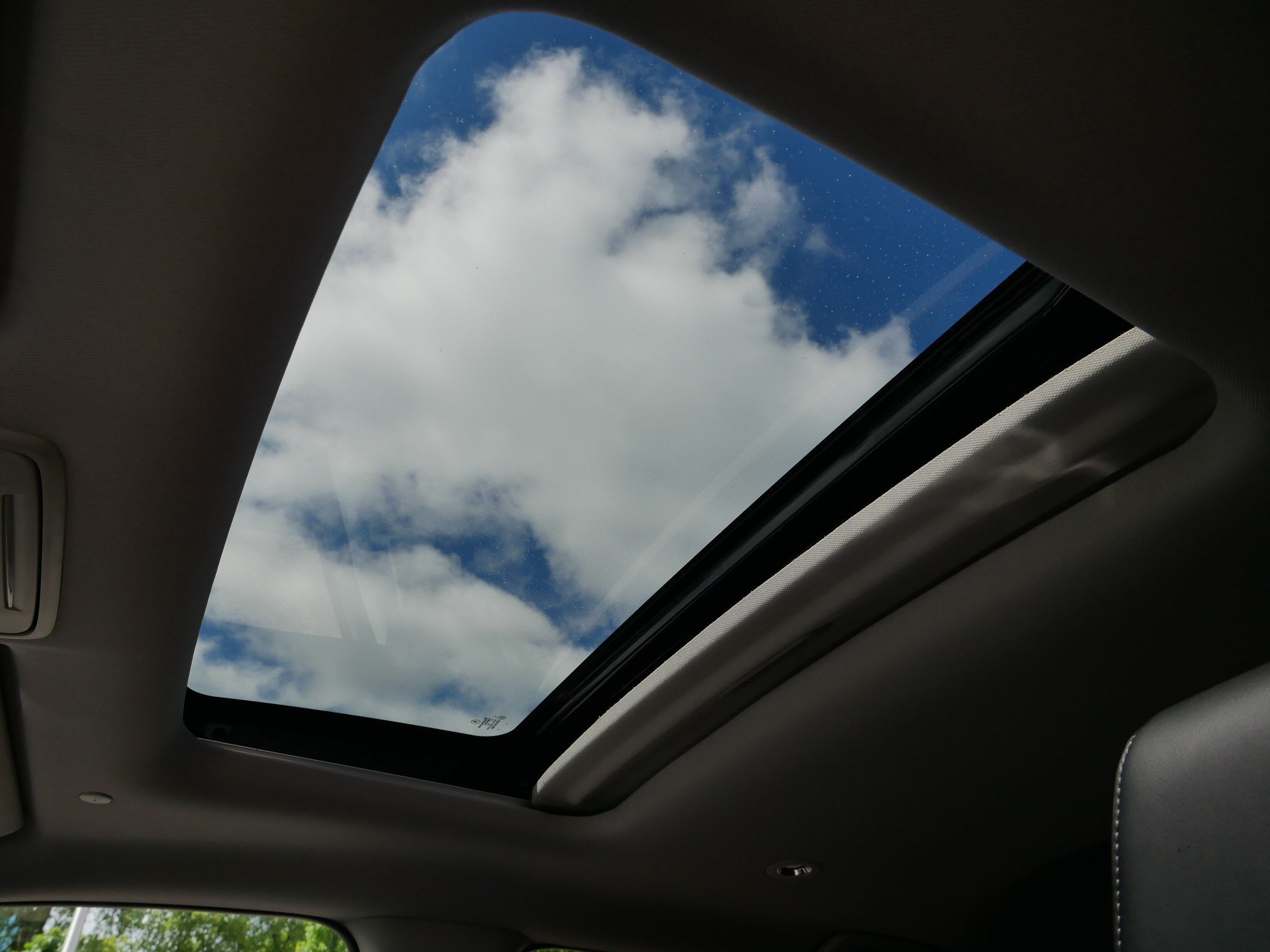 Used 2025 Solar Silver Metallic Acura FWD image 33