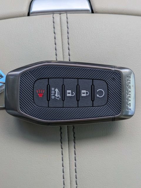 Used 2025 Gray INFINITI LUXE image 34
