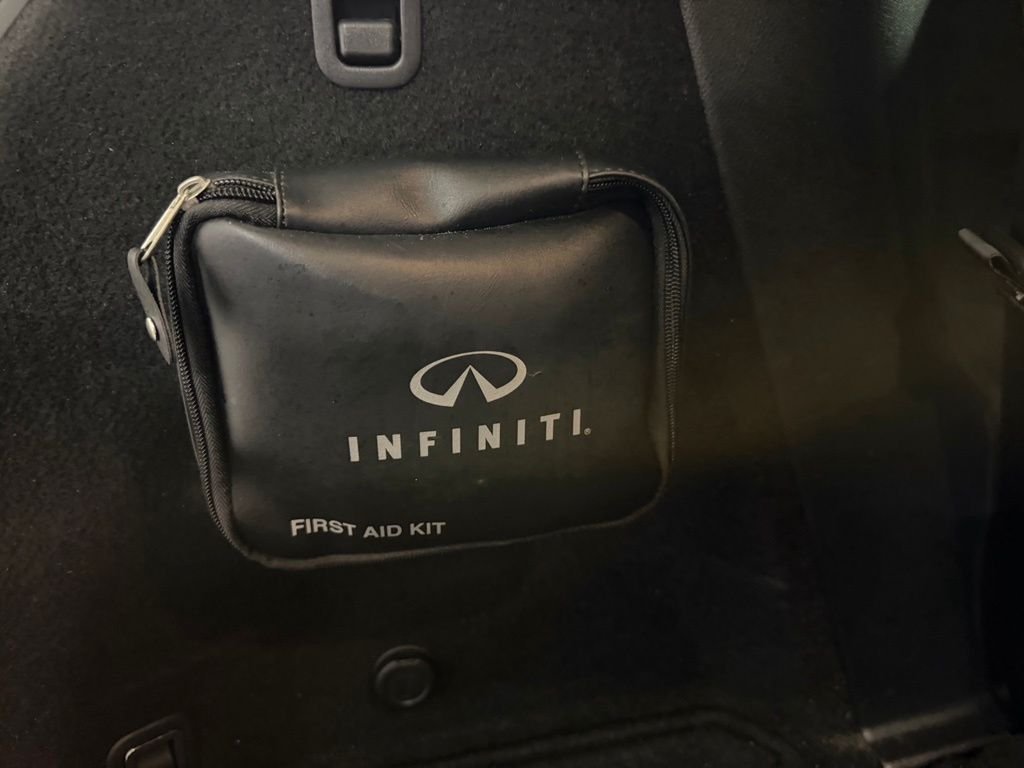 Used 2024 Gray INFINITI LUXE image 39
